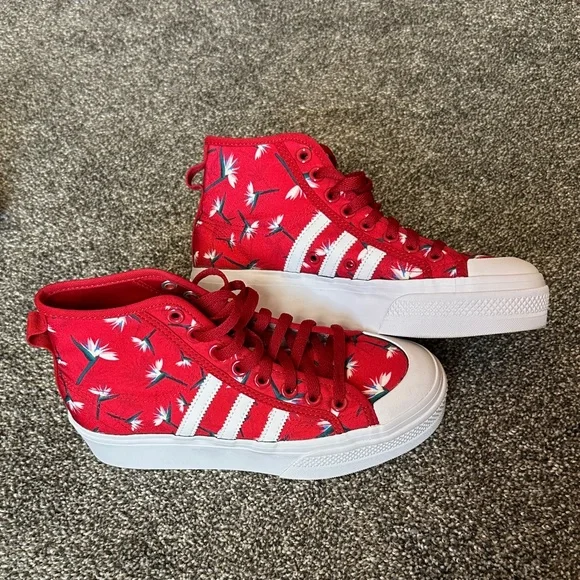Adidas Thebe Magugu Nizza
Platform Mid - Picture 2 of 5